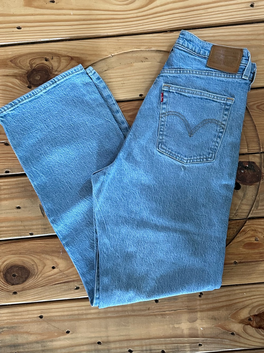 LEVI’S RIBCAGE STRAIGHT JEANS